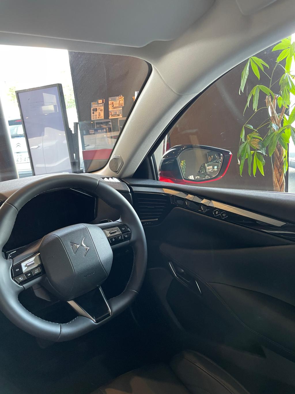 DS4の魅力お伝えします！