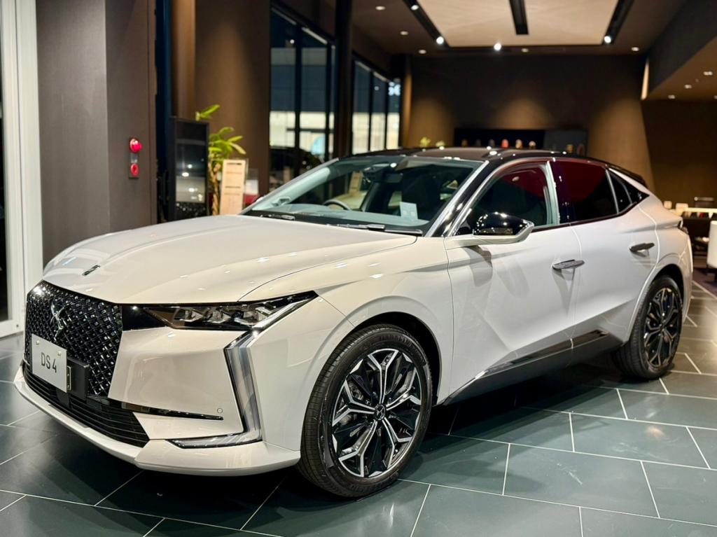 DS4 ETOILE Champs Élyséesデビューフェア 