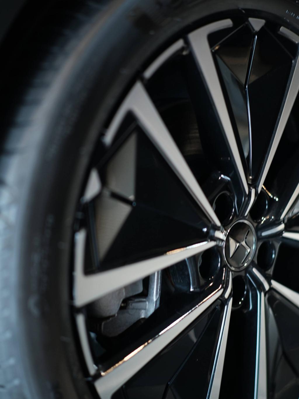 DS7 ETOILE PLUG-IN HYBRID AWD ”Showroom Photo Collection”　エクステリア編