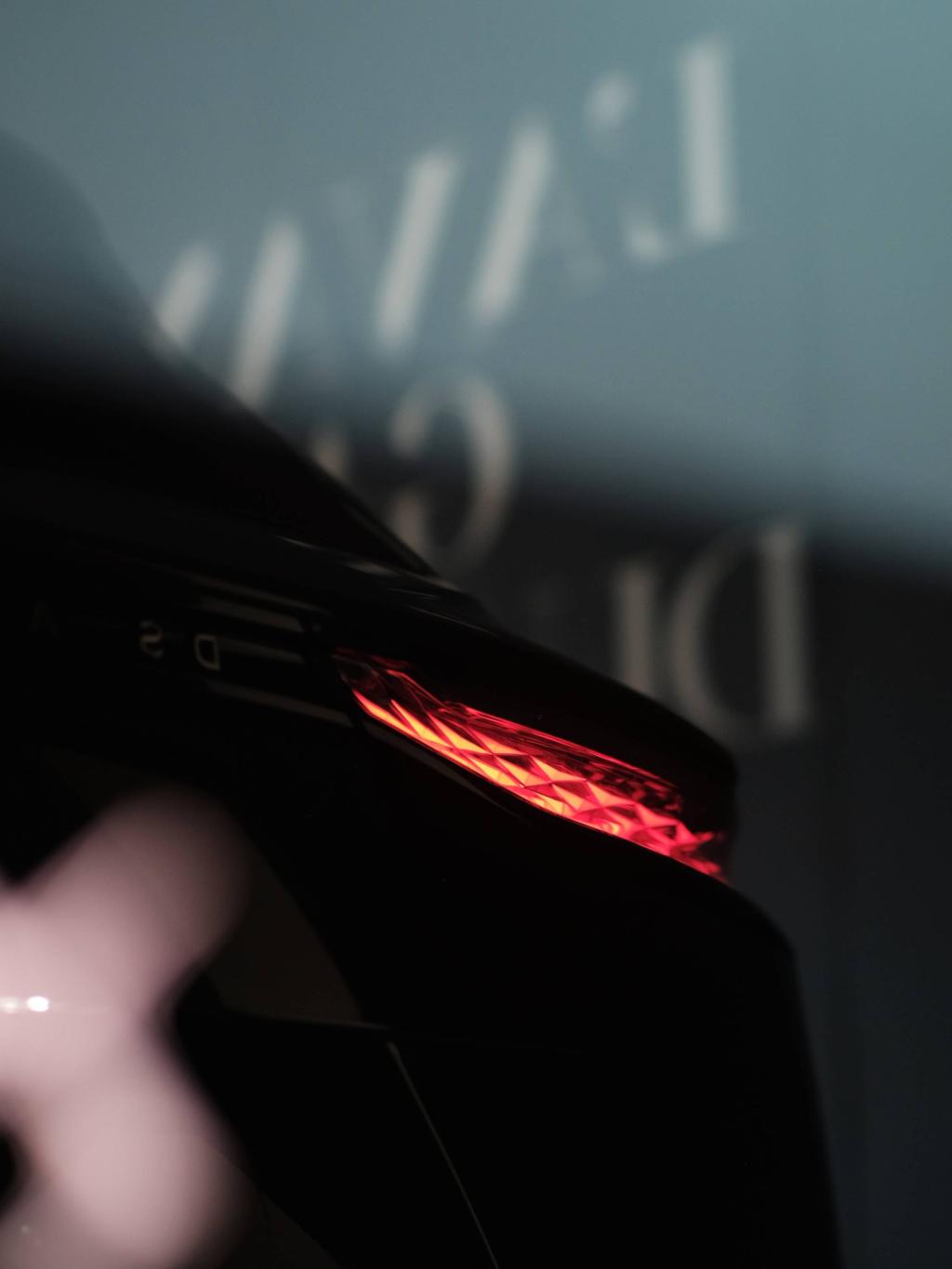 DS7 ETOILE PLUG-IN HYBRID AWD ”Showroom Photo Collection”　エクステリア編