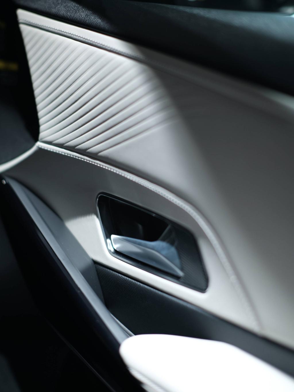 DS7 ETOILE PLUG-IN HYBRID AWD ”Showroom Photo Collection” インテリア編
