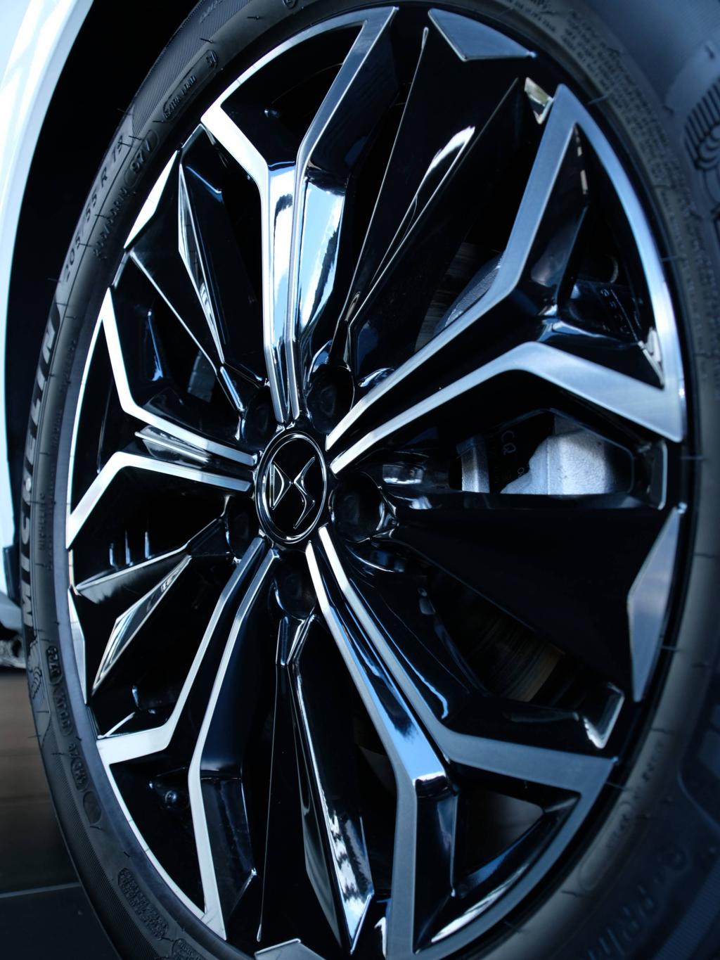  DS4 ETOILE Champs Élysées ”Showroom Photo Collection”　エクステリア編